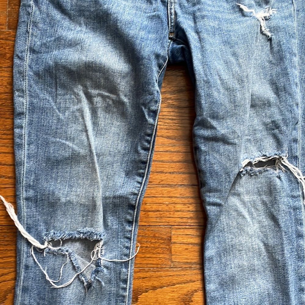 Gap Light Wash Distressed Jeans - Picture 3 of 7